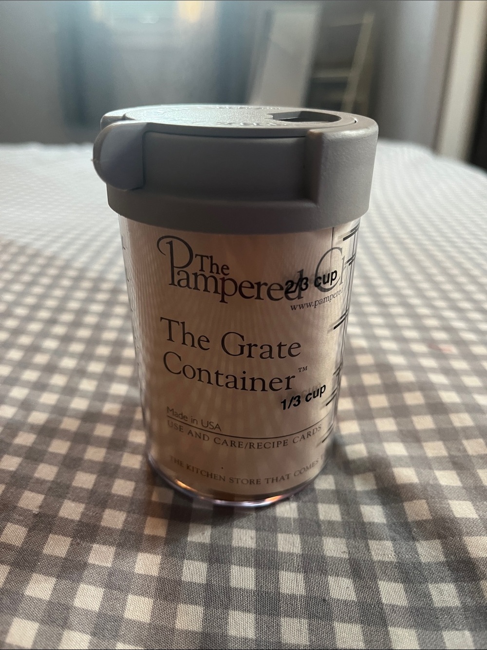 The Pampered Chef Grate Container with Gray Lid